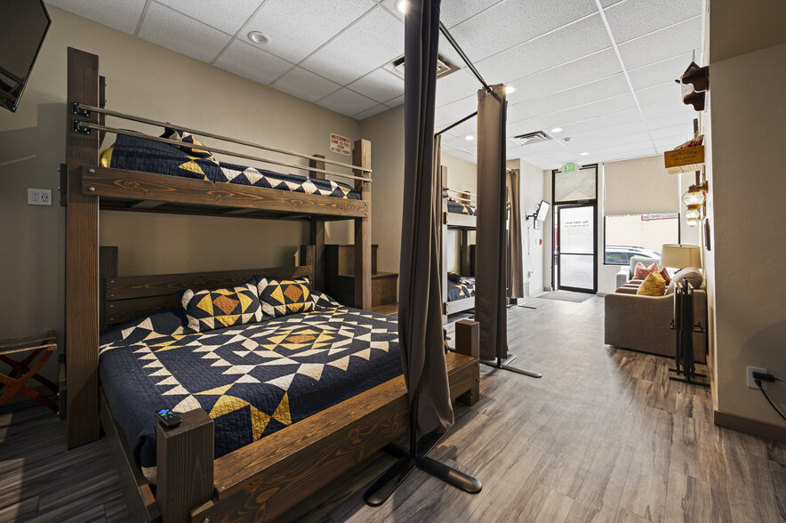 More Photos Of 502 Main Street, New Castle Hotel For Sale