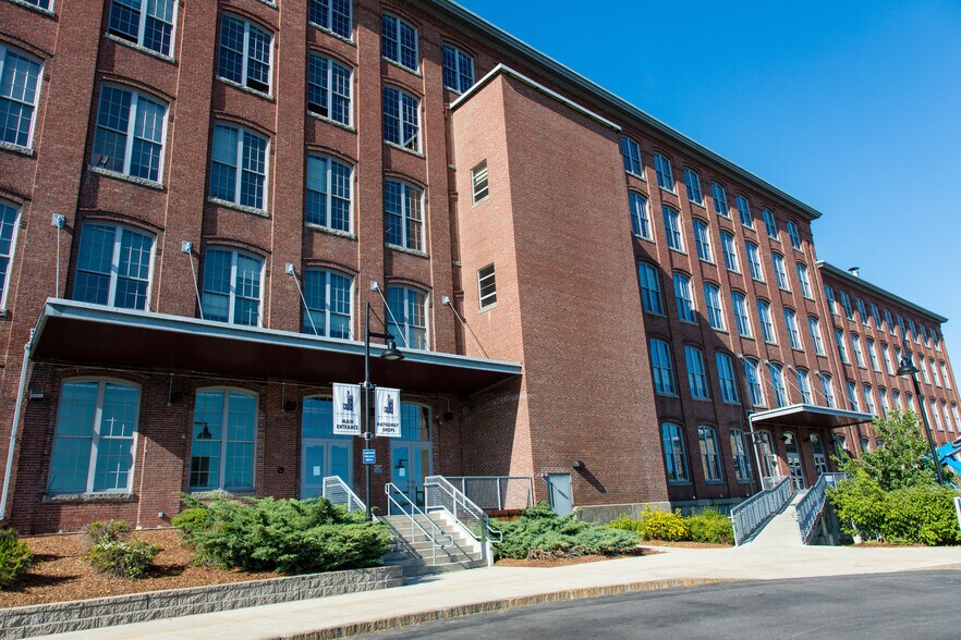 More Photos Of 10 Water St, Waterville Apartments For Lease