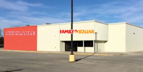 More Photos Of 711 S Main St, Seymour Freestanding For Lease