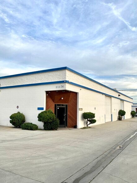 More Photos Of 11174-11178 Penrose St, Sun Valley Warehouse For Lease