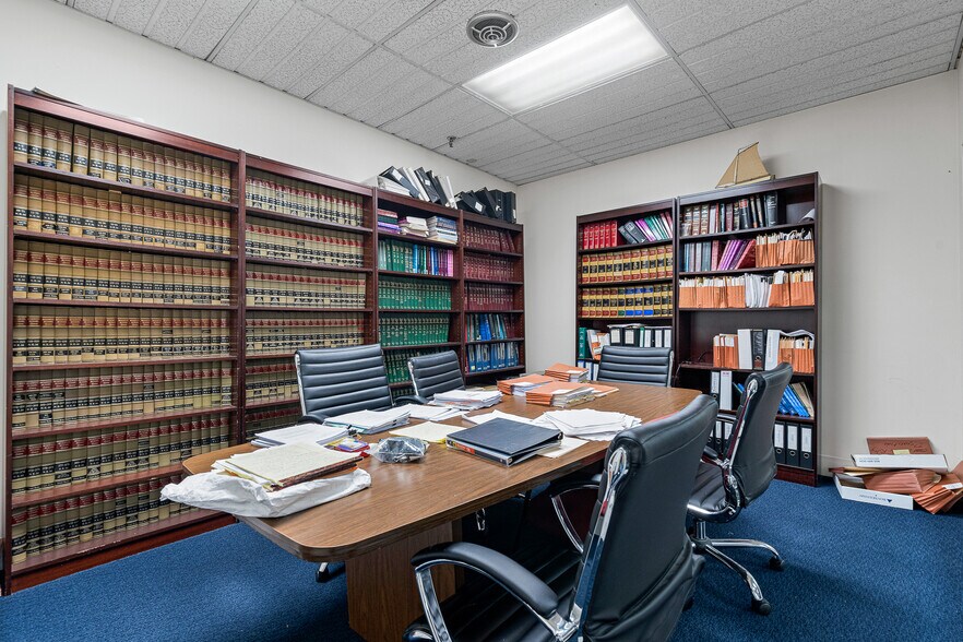 More Photos Of 21 Merchants Row, Boston Loft Creative Space For Sale