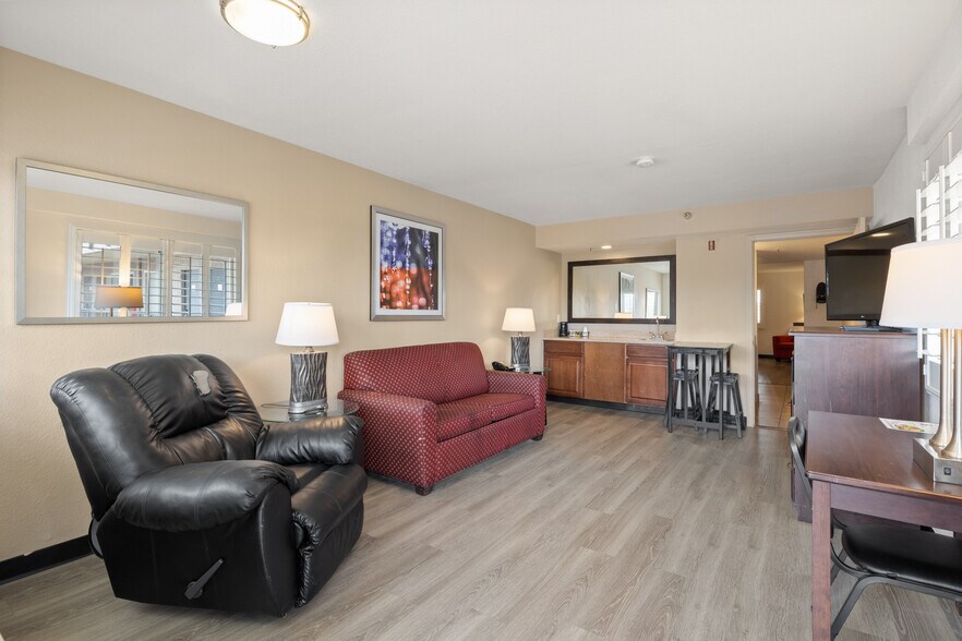 More Photos Of 1701 W Baseline Rd, Tempe Hotel For Sale