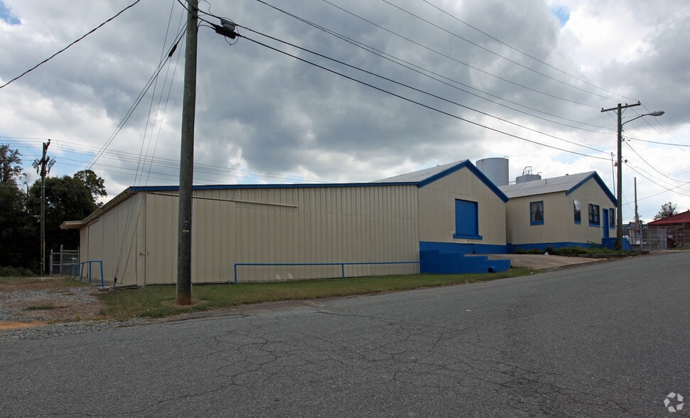 More Photos Of 407 Market St, Lexington Warehouse For Sale