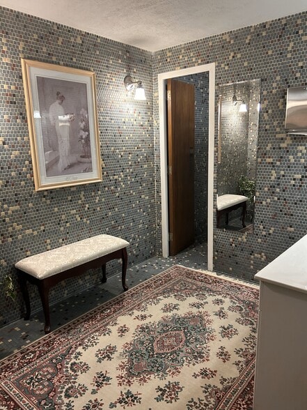 More Photos Of 102 N Shiloh Rd, Garland Office For Lease