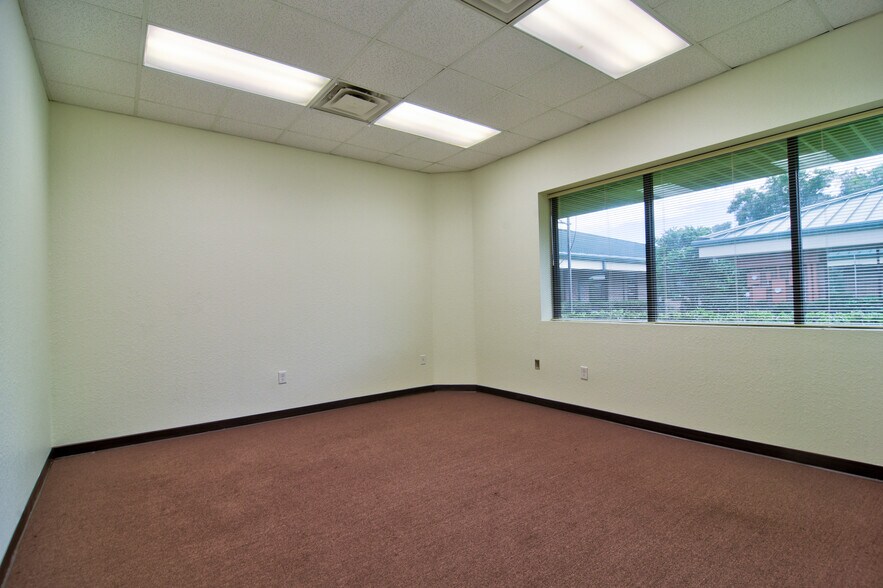 More Photos Of 4500 140th Ave N, Clearwater Unknown For Lease