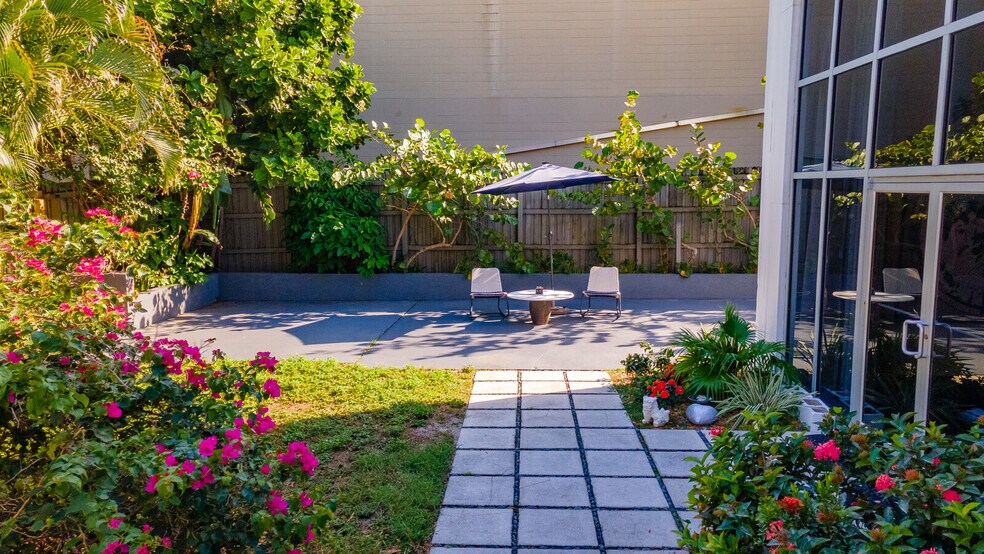 More Photos Of 1517 E 5th Ave, Tampa Office For Lease