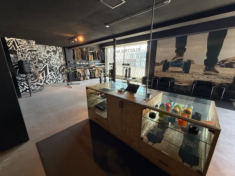 More Photos Of 114 S Coast Hwy, Oceanside General Retail For Lease