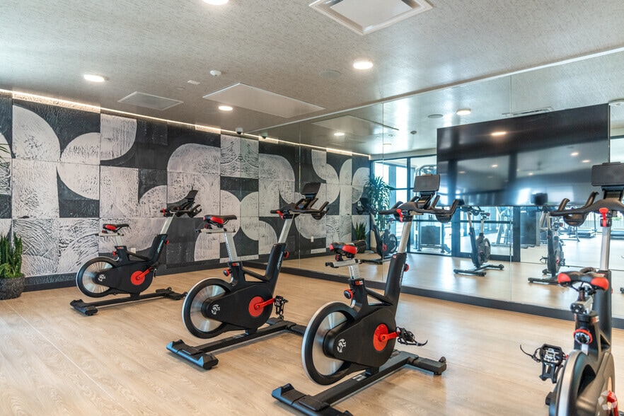 More Photos Of 500 W Broadway, Long Beach Apartments For Lease