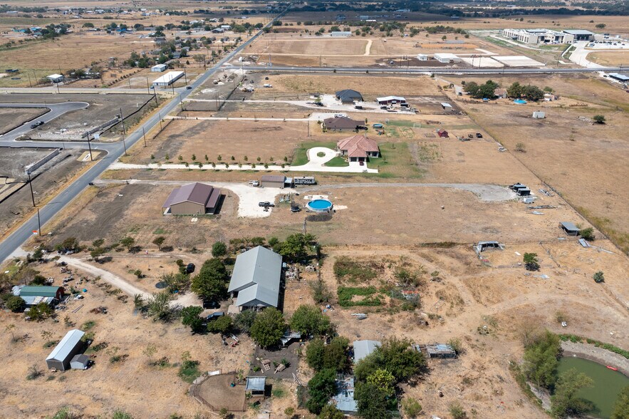 More Photos Of 1316 County Road 305, Jarrell Land For Lease