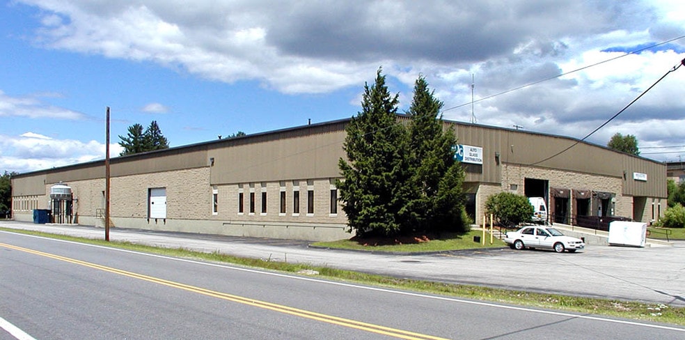 More Photos Of 15-17 Tinker Ave, Londonderry Warehouse For Lease