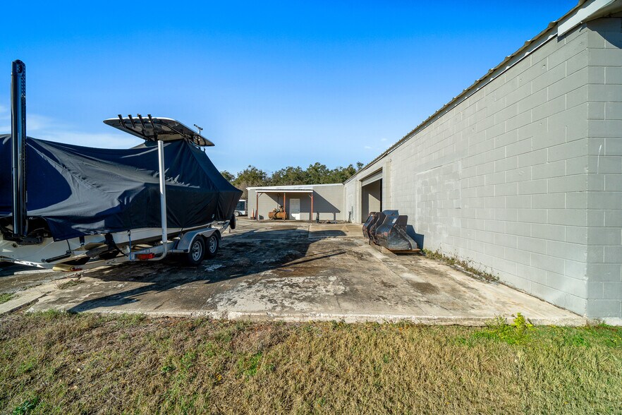 More Photos Of 943 NW 17th Ave, Ocala Warehouse For Sale