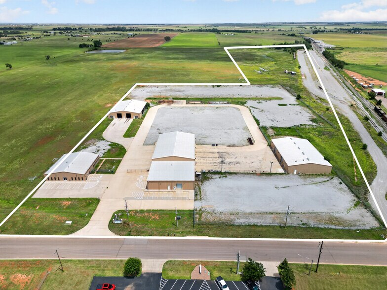 More Photos Of 906 S Eastern Ave, Elk City Warehouse For Sale