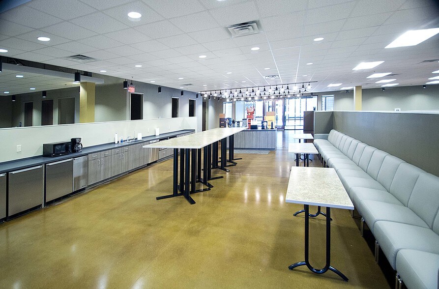 More Photos Of 1750 Founders Pky, Alpharetta Unknown For Lease