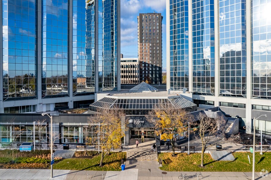 More Photos Of 3280 Bloor St W, Toronto Office For Lease