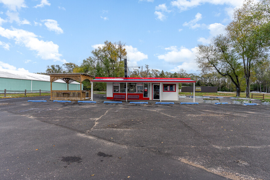 Primary Photo Of 1401 N Highway 20, Cannon Falls Fast Food For Sale