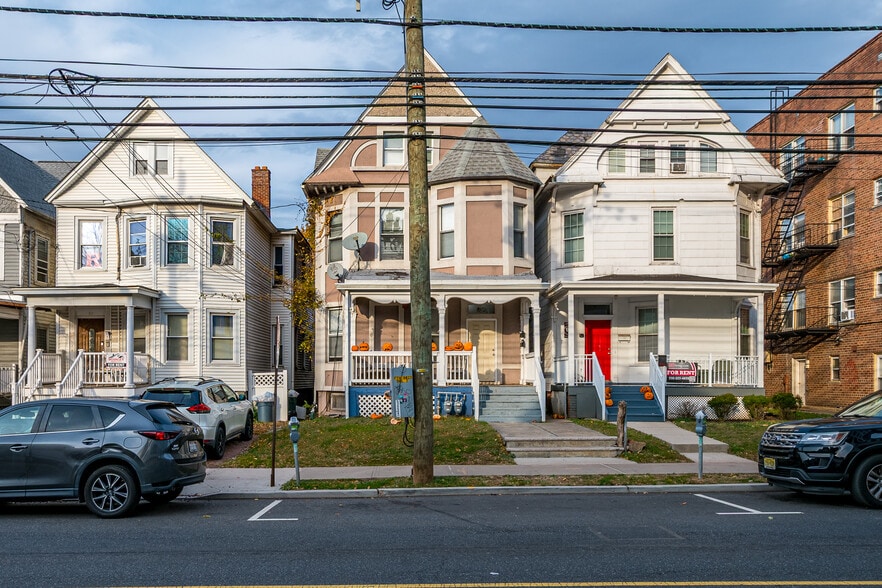 More Photos Of 93 Easton Ave, New Brunswick Multifamily For Sale