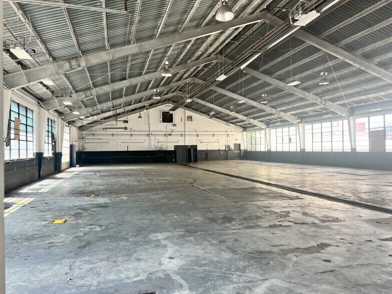 More Photos Of 1245 Central Park Ave, Yonkers Auto Dealership For Lease