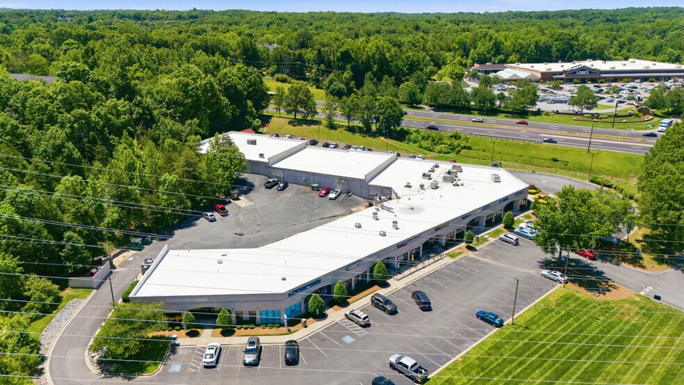More Photos Of 1001 E Wt Harris Blvd, Charlotte Storefront For Lease