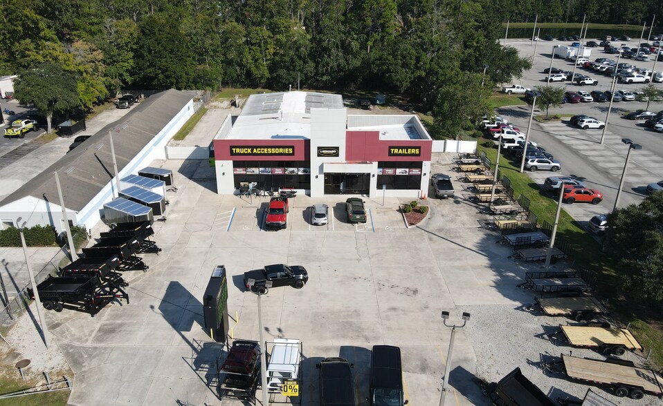 Primary Photo Of 7739 Blanding Blvd, Jacksonville Auto Dealership For Lease