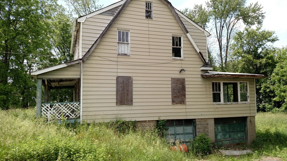 More Photos Of 24 N Plank Rd, Newburgh Land For Lease
