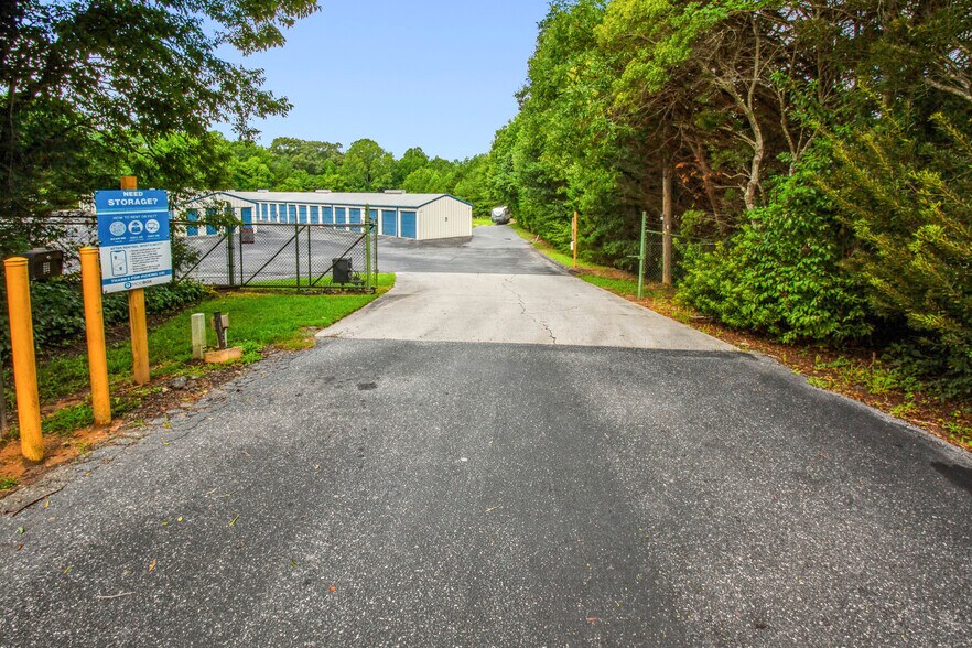 More Photos Of 124 Patrick Rd, Gastonia Self Storage For Sale
