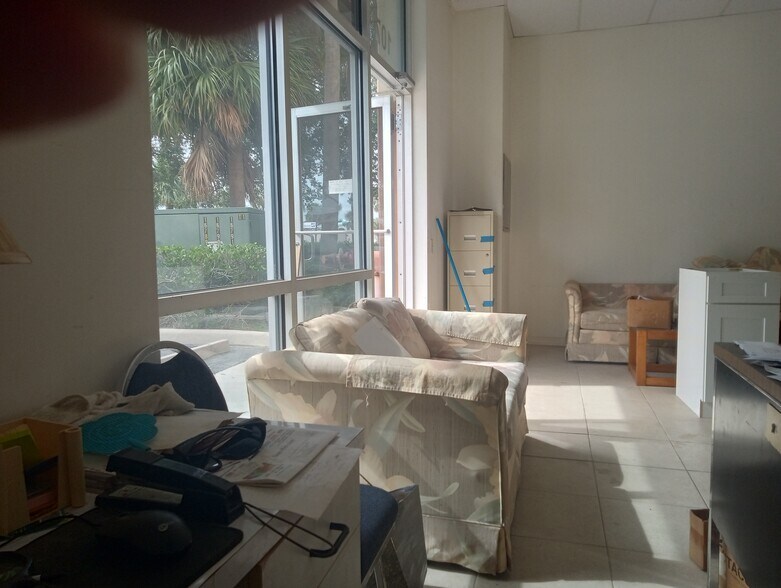 More Photos Of 4188 Westroads Dr, Riviera Beach Warehouse For Sale