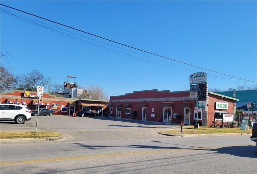 More Photos Of 2306 E Cesar Chavez St, Austin Storefront Retail Office For Lease
