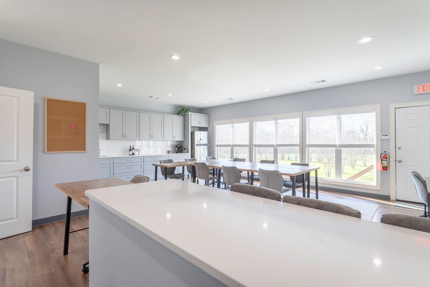 More Photos Of 2356 Alabama River Pky, Millbrook Flex For Sale