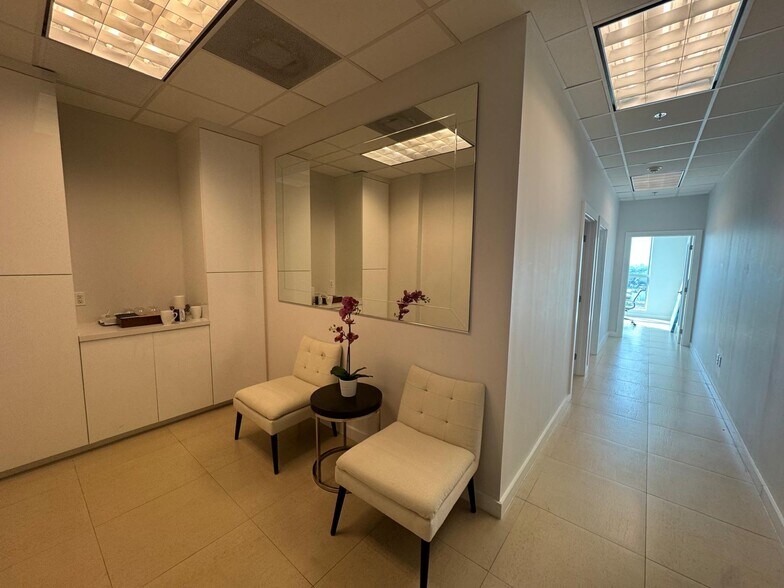 More Photos Of 175 SW 7th St, Miami Medical For Lease
