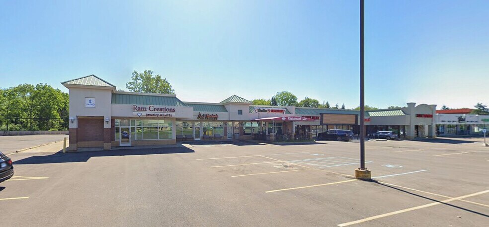 More Photos Of 28950-28974 Orchard Lake Rd, Farmington Hills General Retail For Sale