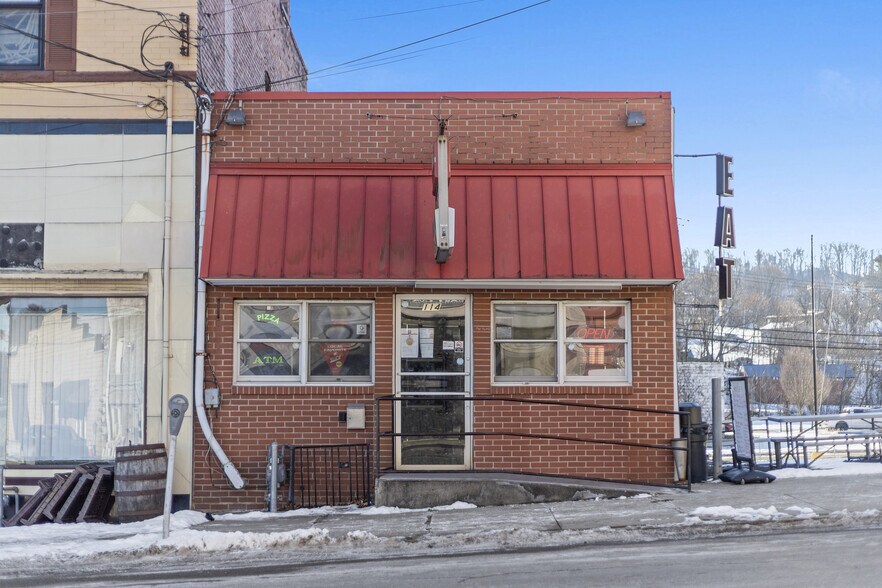 More Photos Of 114 E Lincoln Ave, Mc Donald General Retail For Sale
