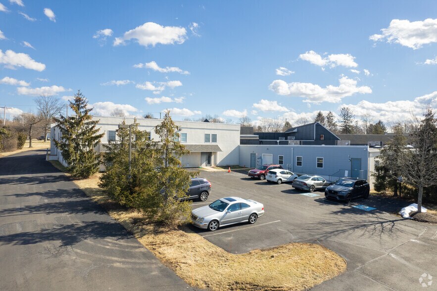 More Photos Of 2288 2nd Street Pike, Newtown Office For Lease