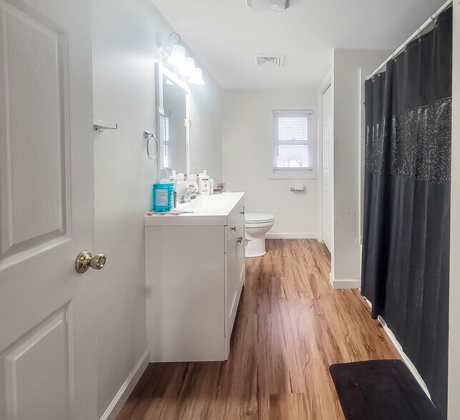 More Photos Of 401 Old Virginia Rd, Pocomoke City Flex For Sale