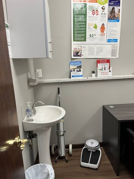 More Photos Of 574 Schenectady Ave, Brooklyn Rehabilitation Center For Lease