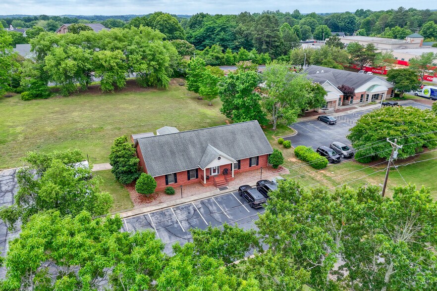 More Photos Of 1924 McConnell Springs Rd, Anderson Coworking Space