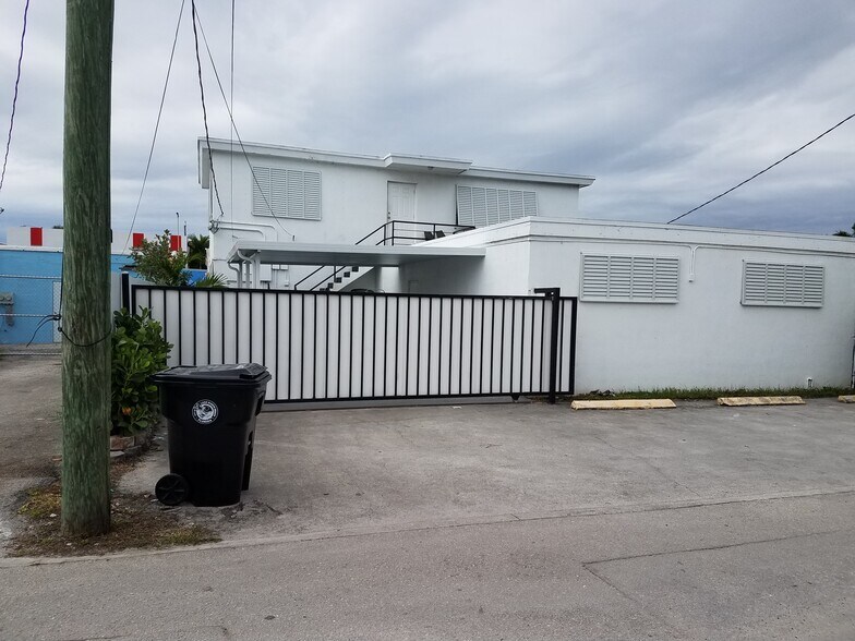 More Photos Of 924 N Dixie Hwy, Lake Worth Storefront Retail Residential For Lease