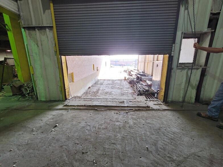 More Photos Of 603 Sunshine Rd, Kansas City Warehouse For Lease