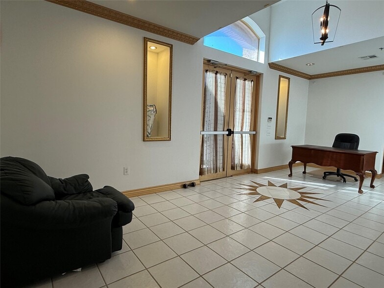 More Photos Of 5208 Village Creek Dr, Plano Office For Sale