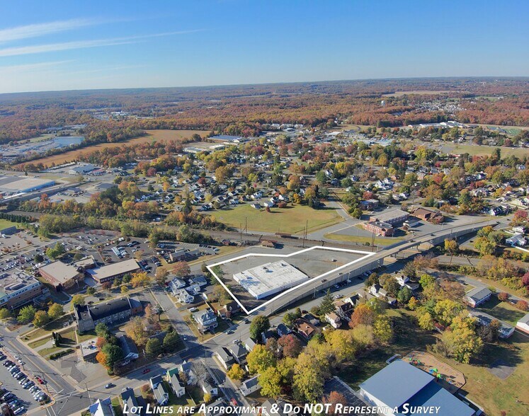 More Photos Of 406 Bow St, Elkton Flex For Sale