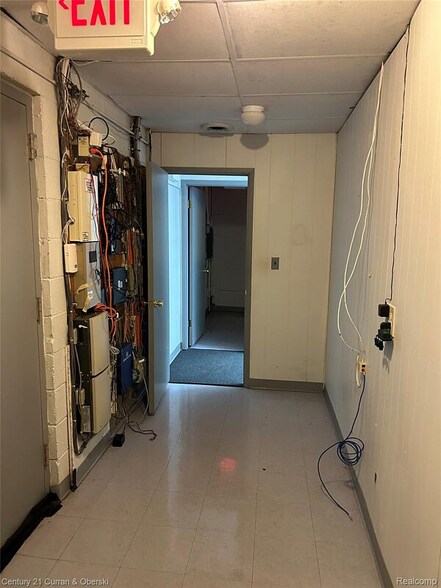 More Photos Of 26032 5 Mile Rd, Redford Township Freestanding For Sale