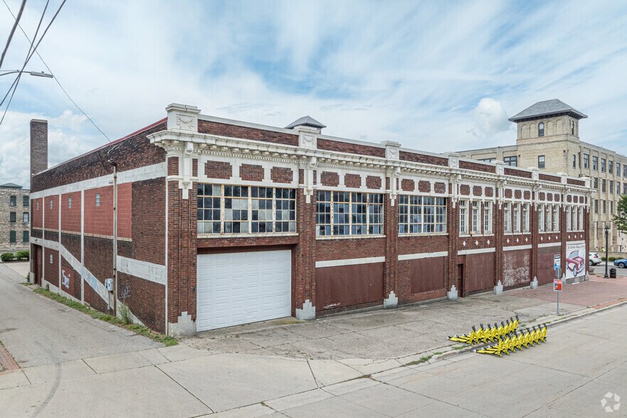 More Photos Of 521 W Western Ave, Muskegon Warehouse For Sale