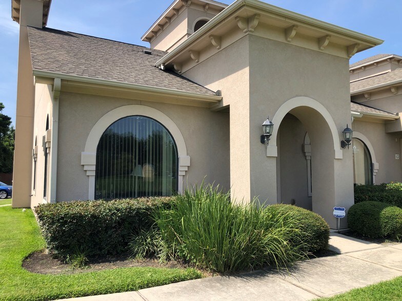 More Photos Of 13644 Breton Ridge St, Houston Medical For Sale