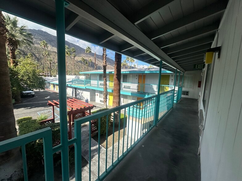 More Photos Of 1450 S Palm Canyon Dr, Palm Springs Hotel For Sale