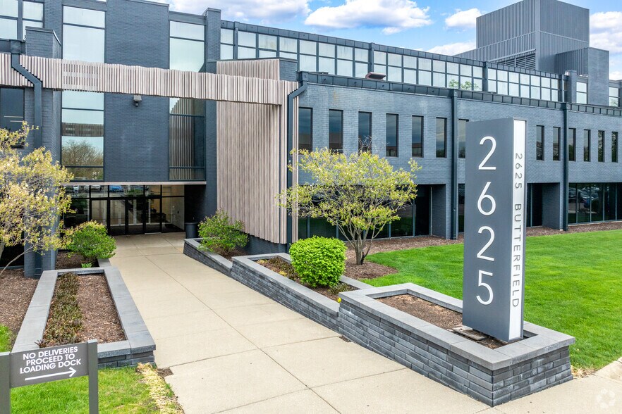 More Photos Of 2625 Butterfield Rd, Oak Brook Office For Lease