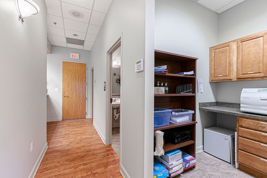 More Photos Of 7625 Maple Lawn Blvd, Fulton Medical For Lease