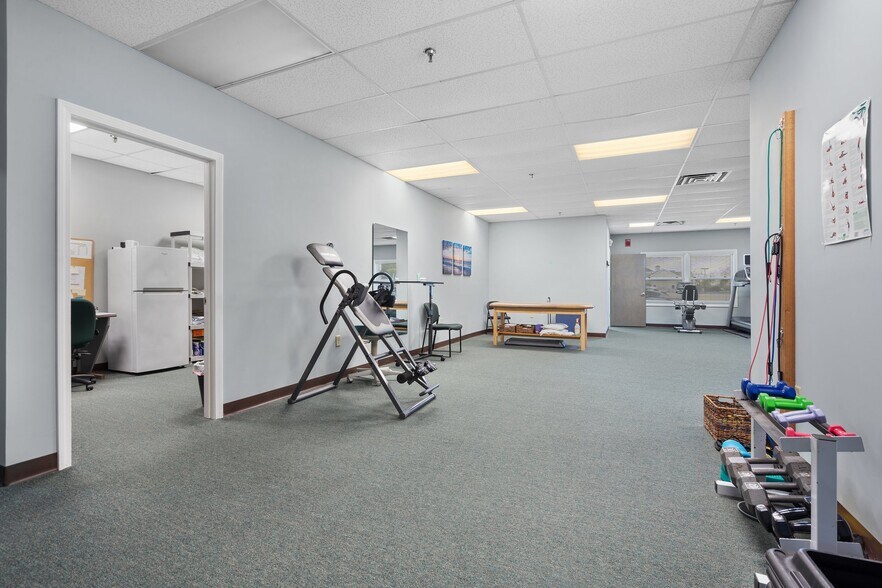 More Photos Of 29 Lafayette Rd, North Hampton Storefront Retail Office For Lease