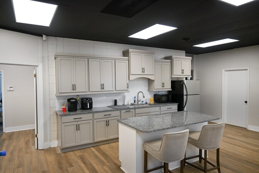 More Photos Of 7220 Governors West NW, Huntsville Industrial For Sale