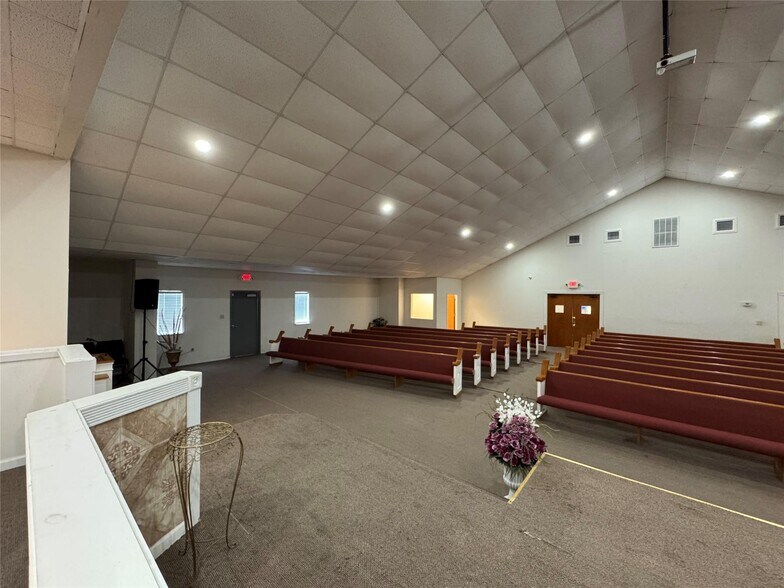 More Photos Of 1427 Russell Rd, Shreveport Office For Sale