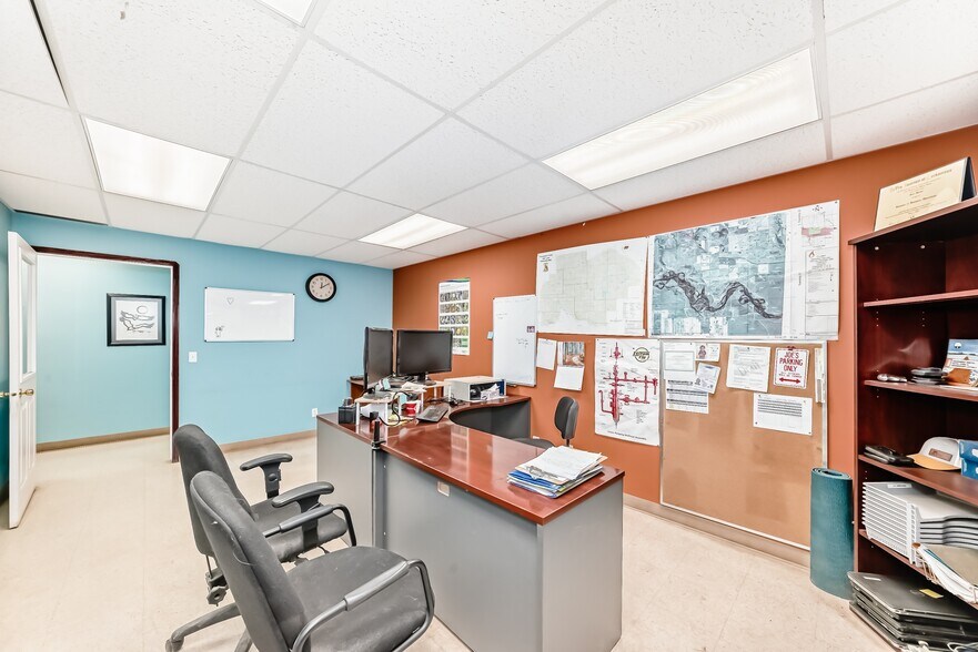 More Photos Of 116 Orchard Way, Strathmore Service For Lease