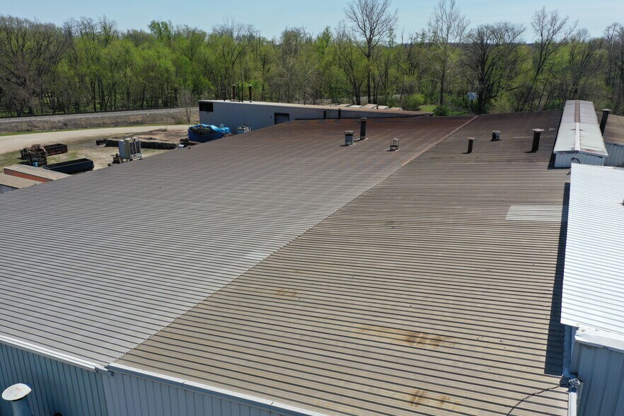 More Photos Of 400 S Gray St, Albany Manufacturing For Sale